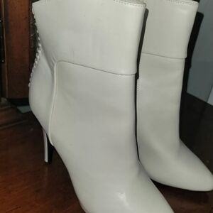 Size 8.5 impo white booties resale